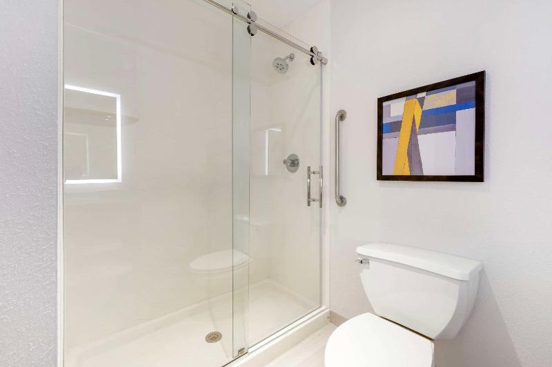 Comfort Inn Edinburgh - Columbus image