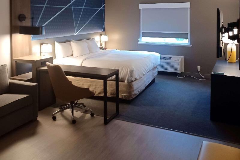 Comfort Inn Edinburgh - Columbus image