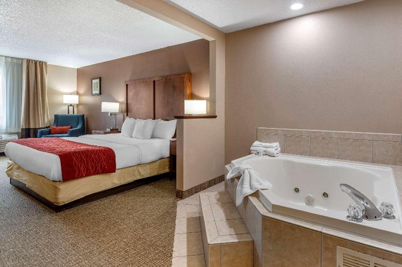 Comfort Inn Lawrenceburgh Area image