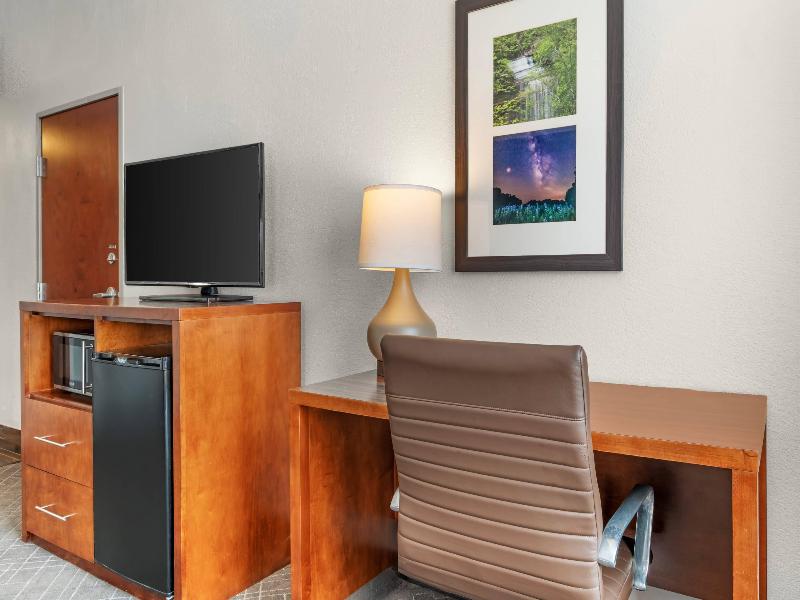 Comfort Inn Madison image