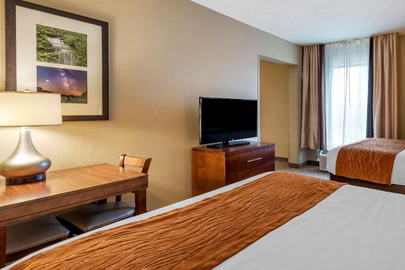 Comfort Inn Madison image