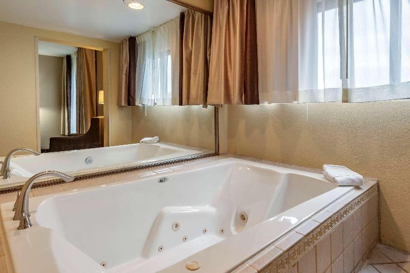 Comfort Inn Madison image