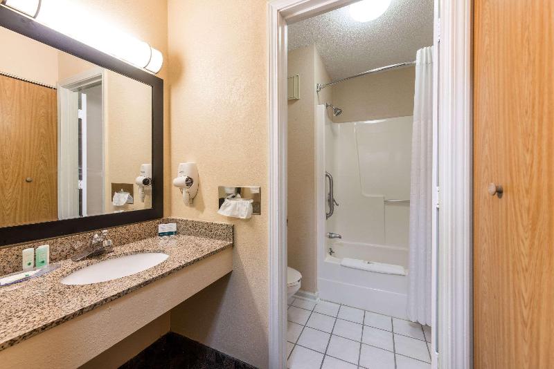 Quality Inn Portage image