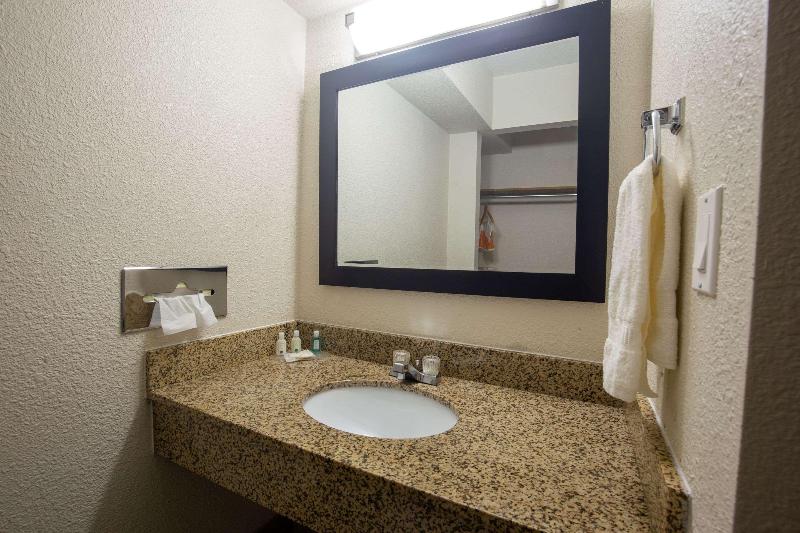 Quality Inn Portage image