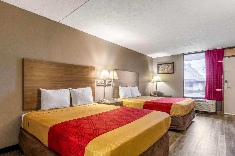 Econo Lodge Seymour image