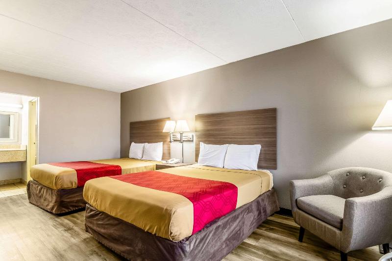 Econo Lodge Seymour image