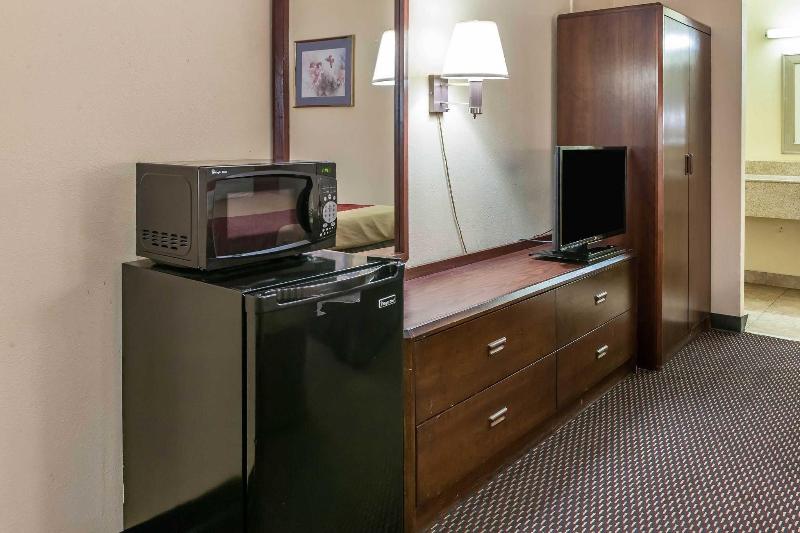 Econo Lodge Seymour image