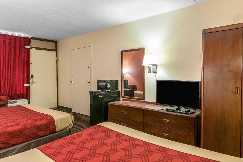 Econo Lodge Seymour image