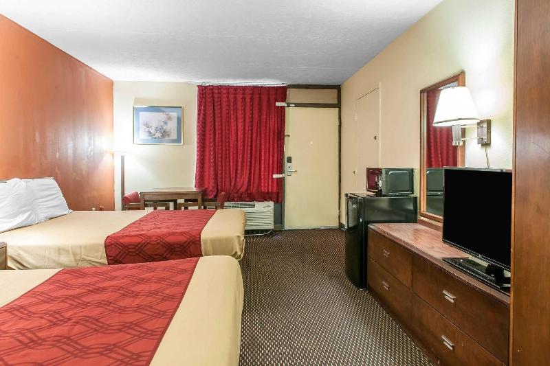 Econo Lodge Seymour image