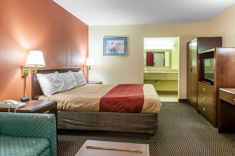 Econo Lodge Seymour image