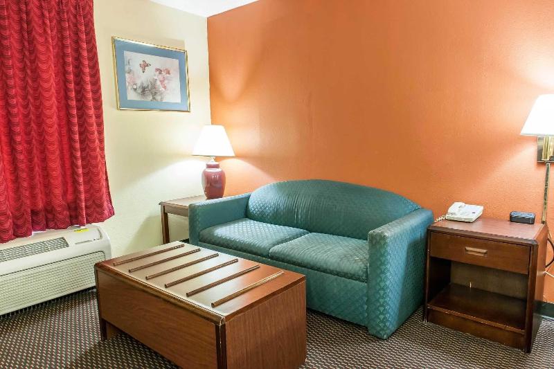 Econo Lodge Seymour image
