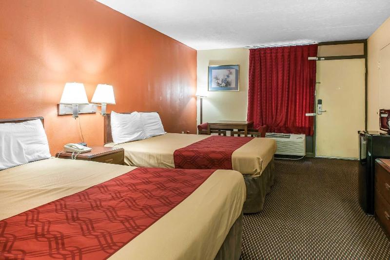 Econo Lodge Seymour image