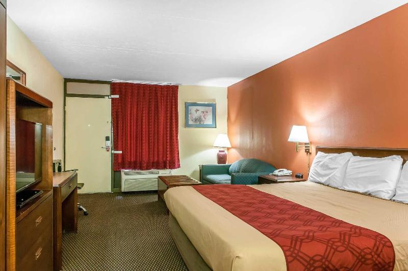 Econo Lodge Seymour image