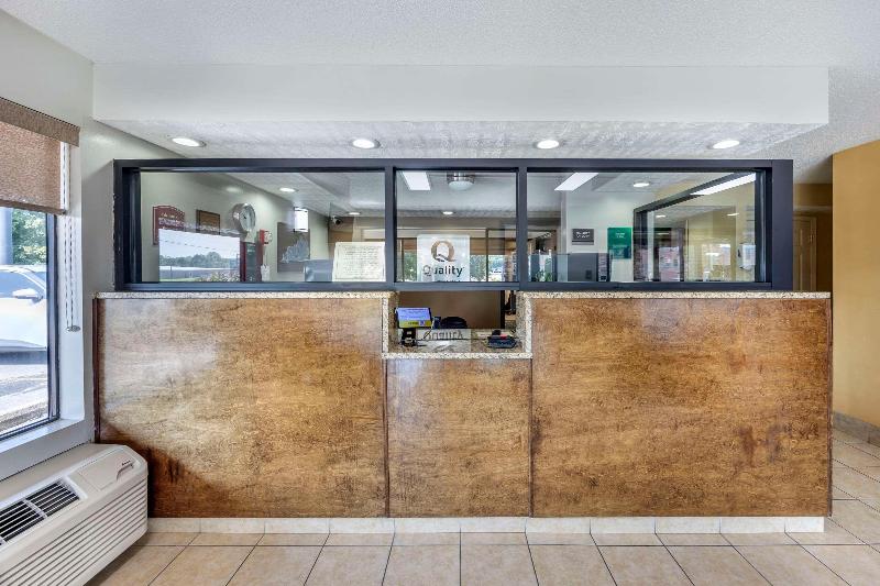 Quality Inn Glasgow Area image