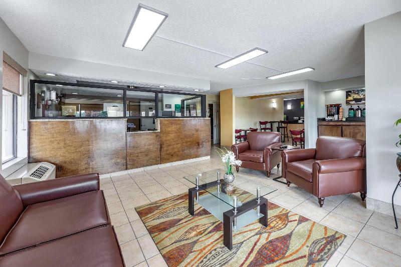 Quality Inn Glasgow Area image