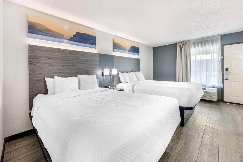 Quality Inn Glasgow Area image
