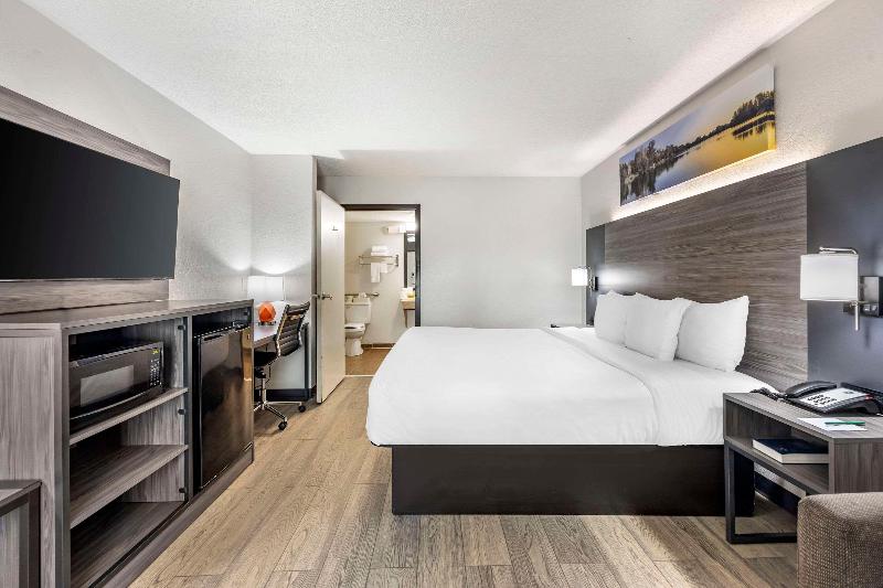 Quality Inn Glasgow Area image