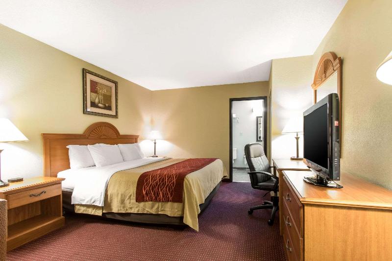 Quality Inn Glasgow Area image