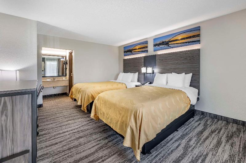 Quality Inn Glasgow Area image