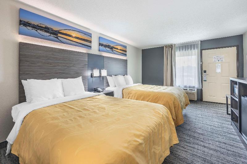 Quality Inn Glasgow Area image