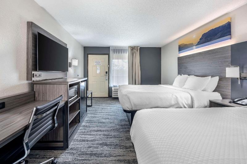 Quality Inn Glasgow Area image