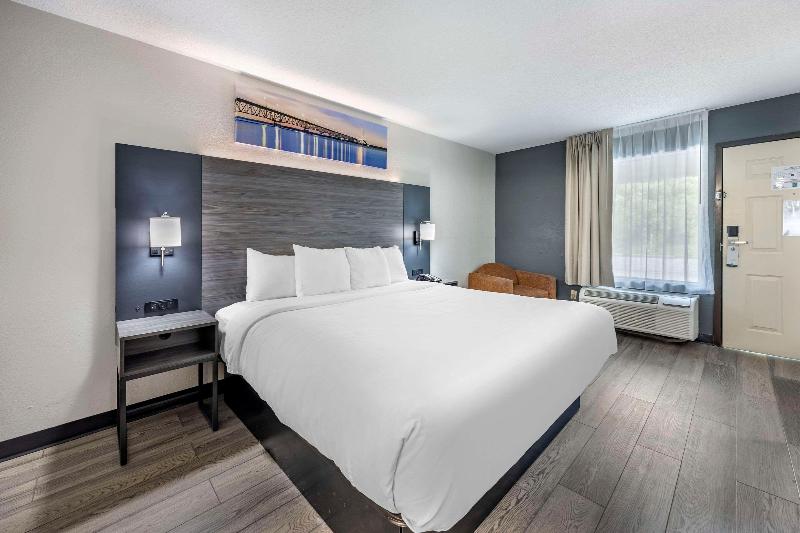 Quality Inn Glasgow Area image