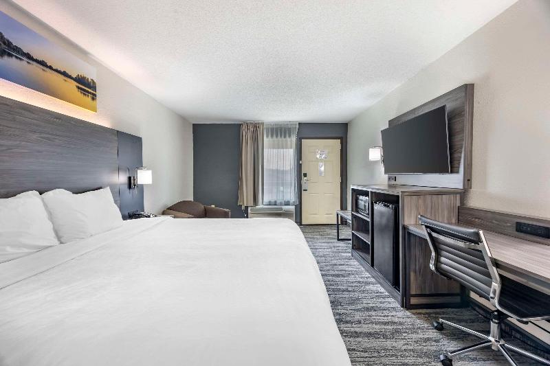 Quality Inn Glasgow Area image