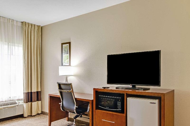 Comfort Inn Henderson image