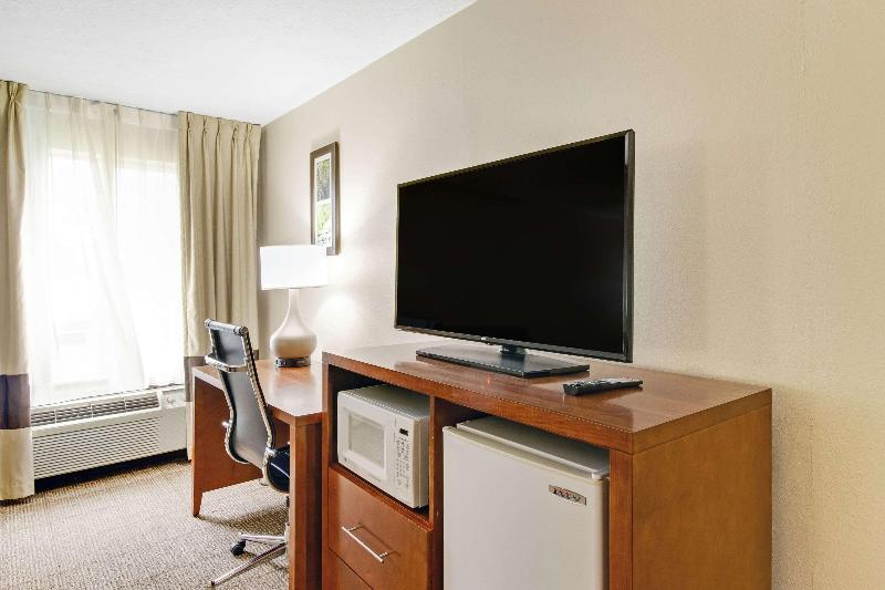 Comfort Inn Henderson image