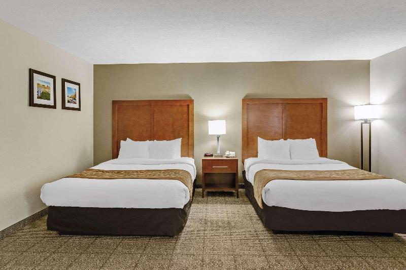 Comfort Inn Henderson image