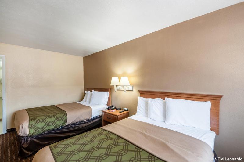 Econo Lodge Easton Route 50 image
