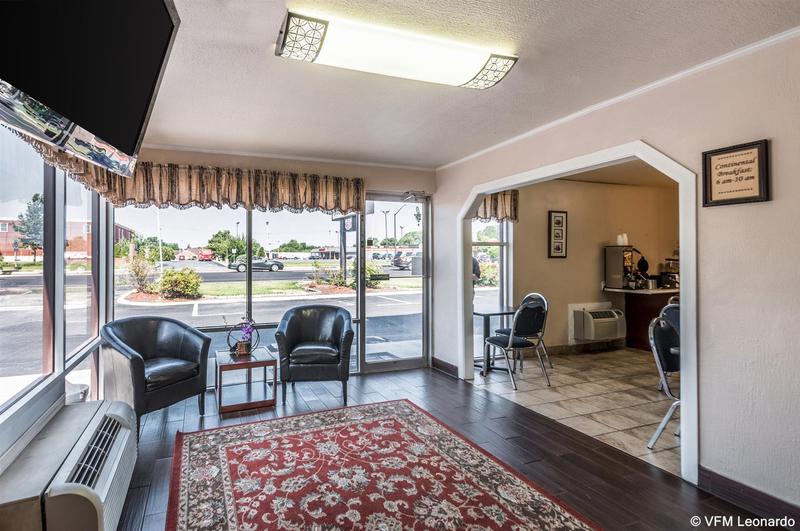 Econo Lodge Easton Route 50 image