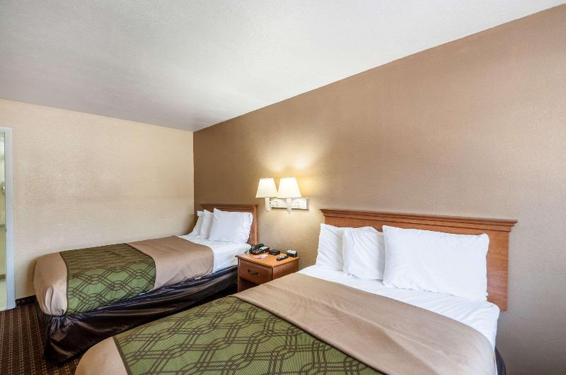 Econo Lodge Easton Route 50 image