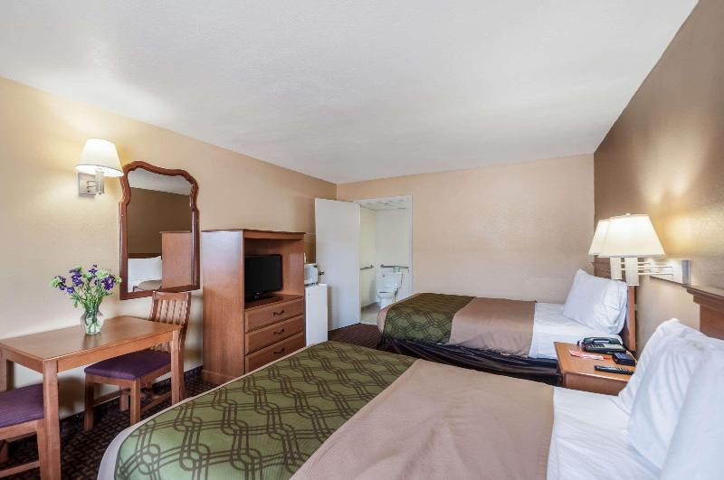 Econo Lodge Easton Route 50 image