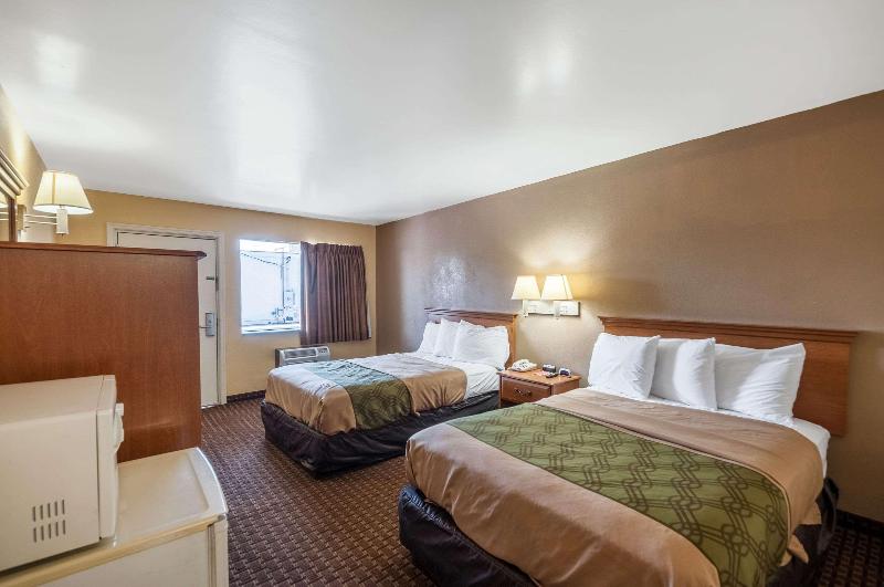 Econo Lodge Easton Route 50 image