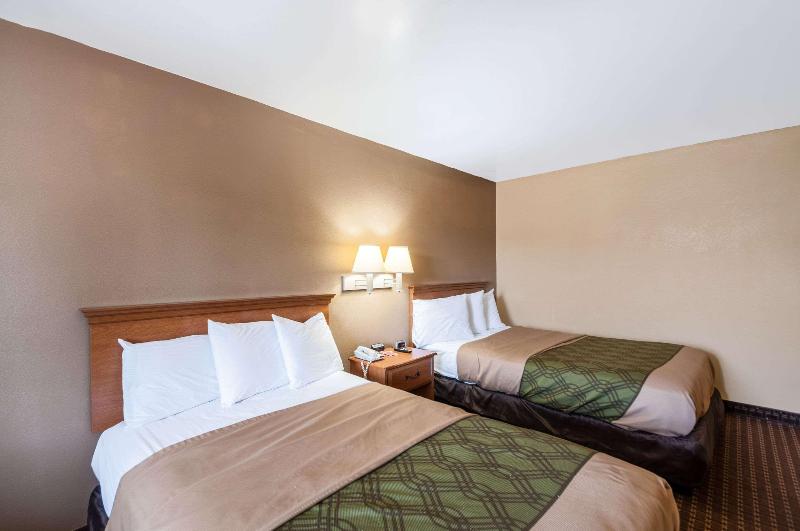 Econo Lodge Easton Route 50 image