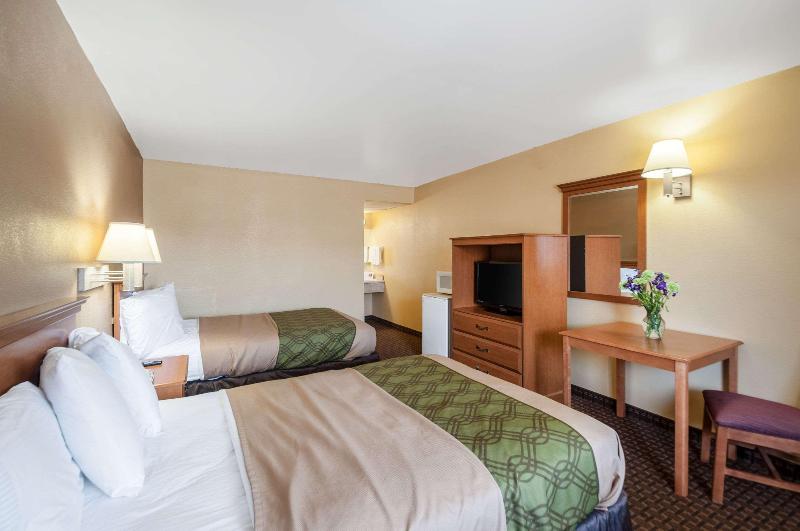 Econo Lodge Easton Route 50 image