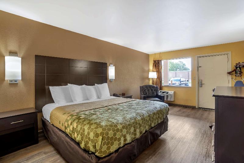Econo Lodge Easton Route 50 image