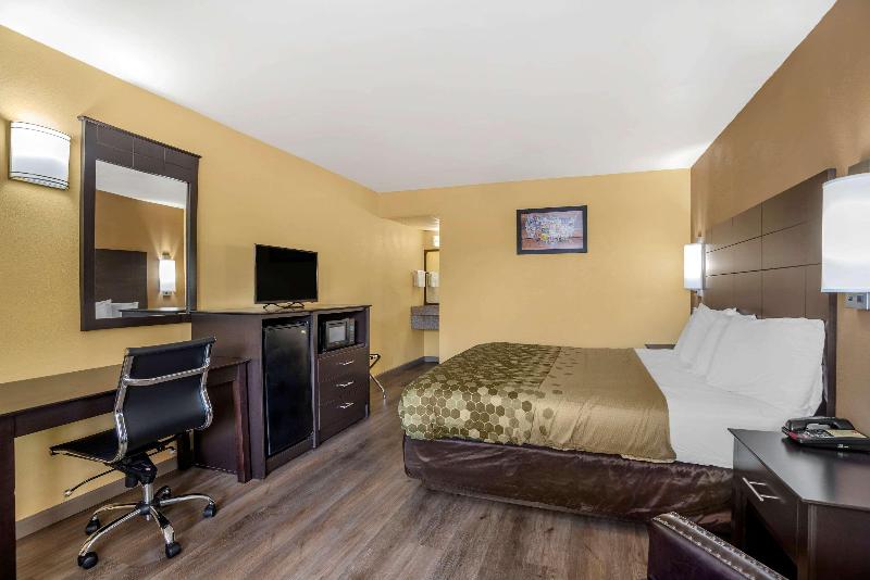 Econo Lodge Easton Route 50 image