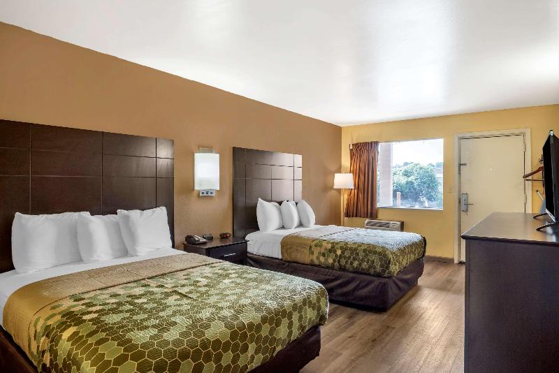 Econo Lodge Easton Route 50 image