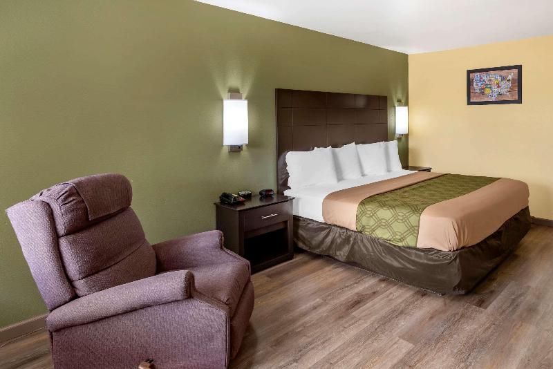 Econo Lodge Easton Route 50 image