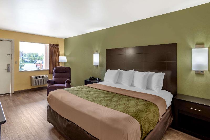 Econo Lodge Easton Route 50 image