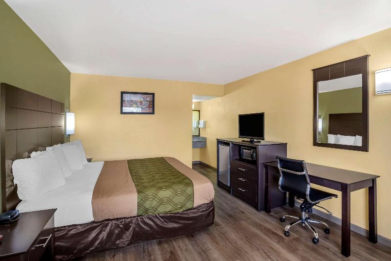 Econo Lodge Easton Route 50 image
