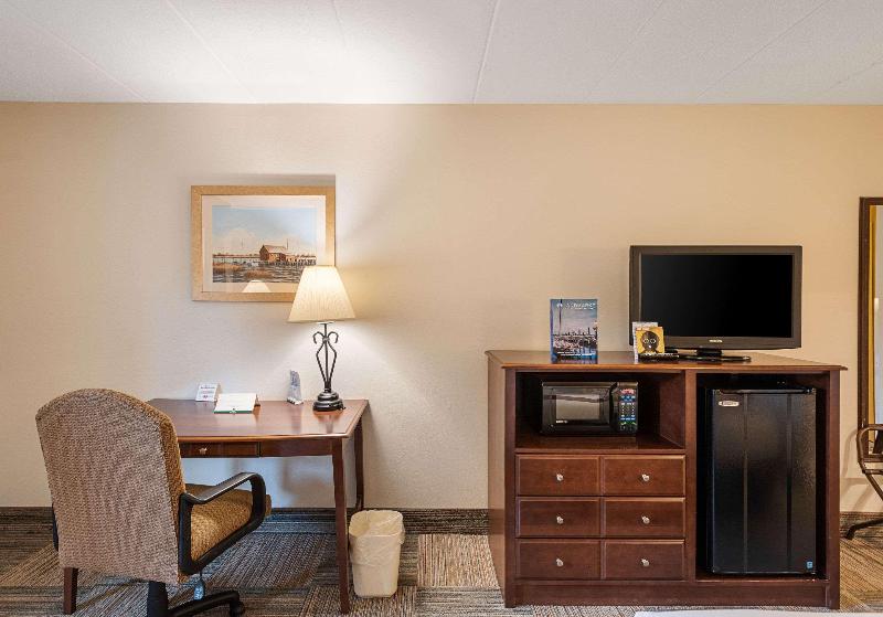 Quality Inn Easton image