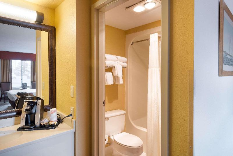 Quality Inn Easton image