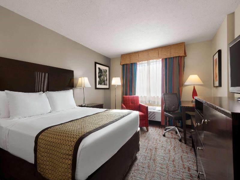 Baymont By Wyndham Belleville Airport Area image