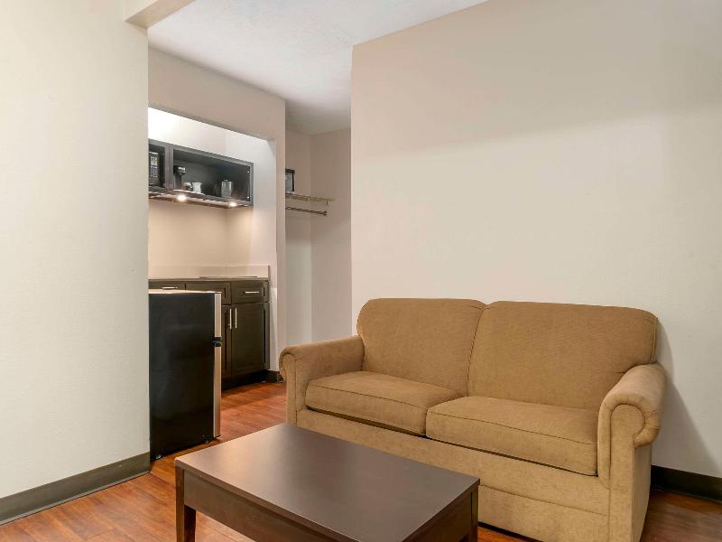 SUITE KING SIZE BED