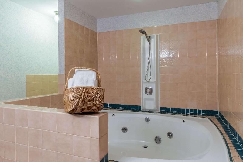 Rodeway Inn Red Wing image