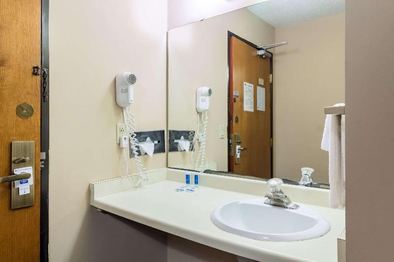 Rodeway Inn Red Wing image 6