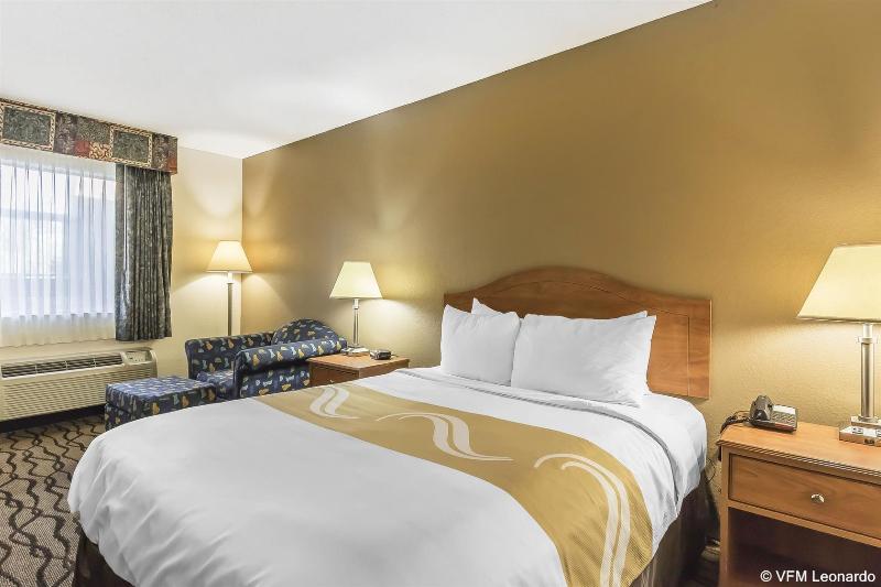 Quality Inn Charleston - Sikeston image